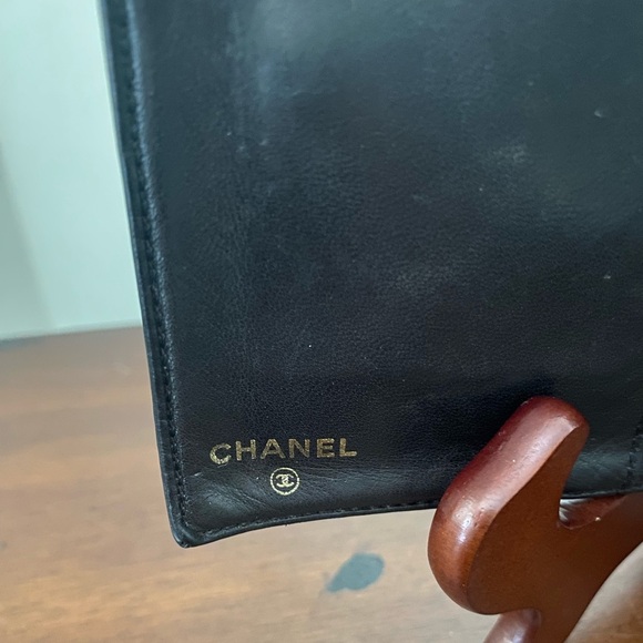 Chanel Black Patent Leather Wallet/Iconic Interlocking CC Logo - Picture 4 of 9